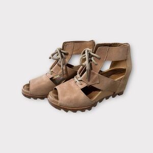 Women's Sorel Joanie leather wedge lace upCarmel sandals size 8